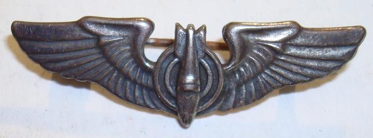 WWII BOMBARDIER'S WING  1 3/8 INCH SIZE