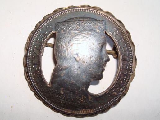 LATVIJAS REPUBLIKA COIN BROOCH TRENCH ART