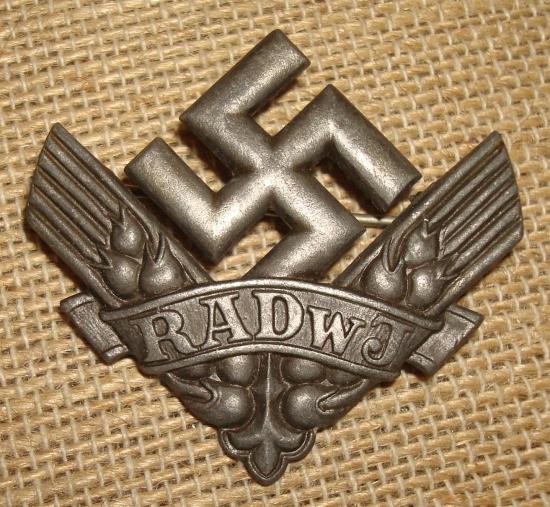 WWII GERMAN  RADwJ WAR HELPER'S SERVICE BADGE