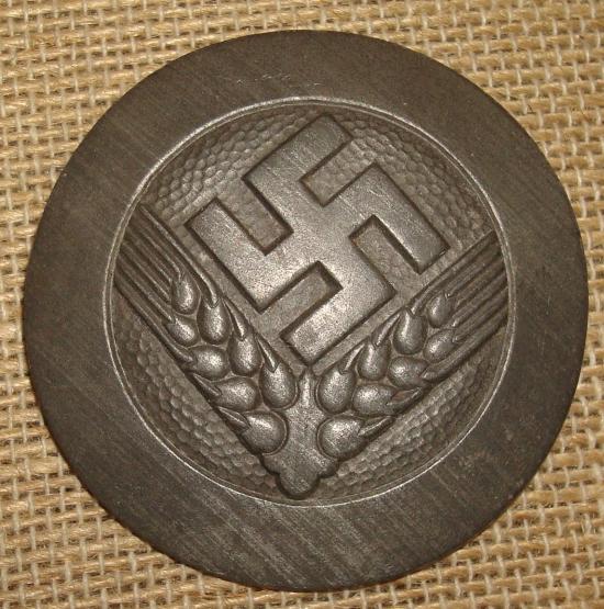 WWII GERMAN RADwJ ARBEITSMAID RANK BROOCH